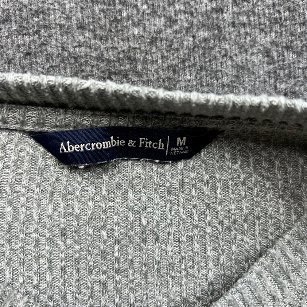 Abercrombie & Fitch Shirt Womens Medium Gray Sweater Henley Ribbed Cropped - Picture 6 of 15